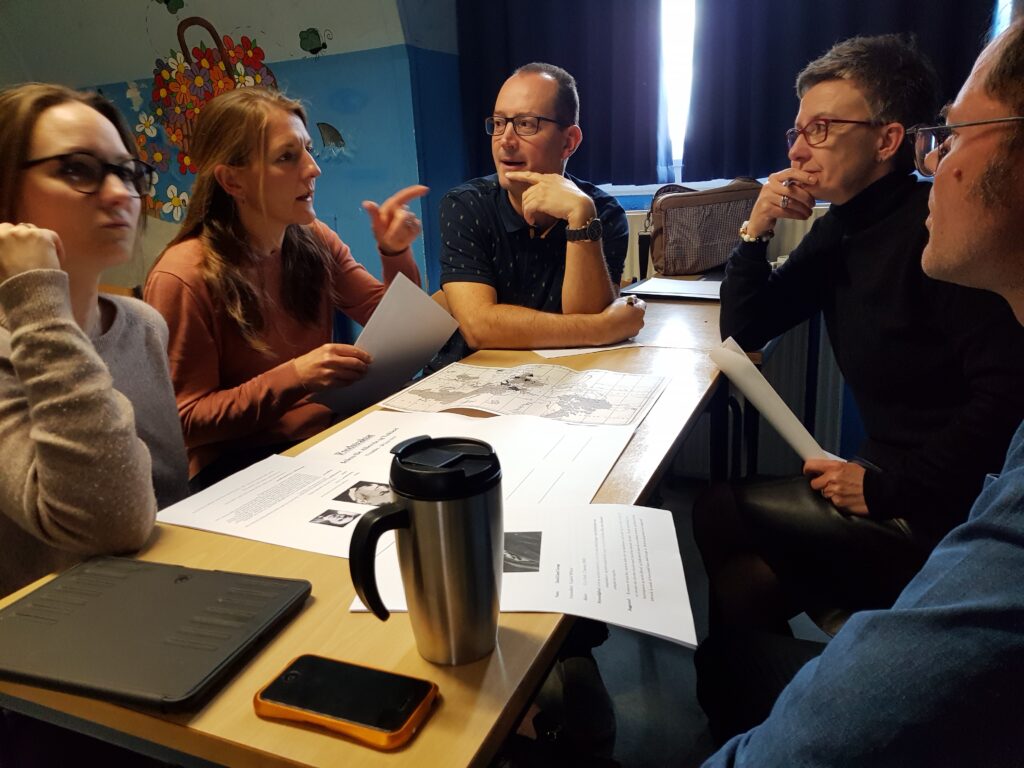 Viser rollespil på Aurehøj